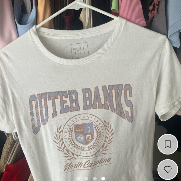 Tilly's Outer banks tshirt - Picture 2 of 2